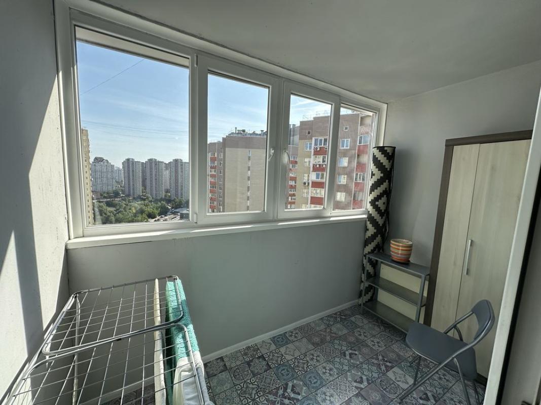 Sale 3 bedroom-(s) apartment 93 sq. m., Urlivska Street 36