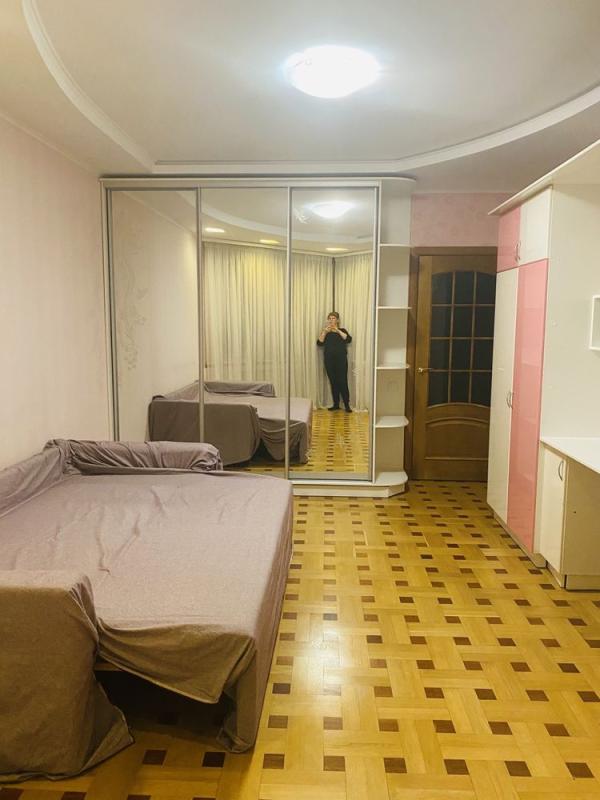 Довгострокова оренда 1 кімнатної квартири Харківське шосе 152