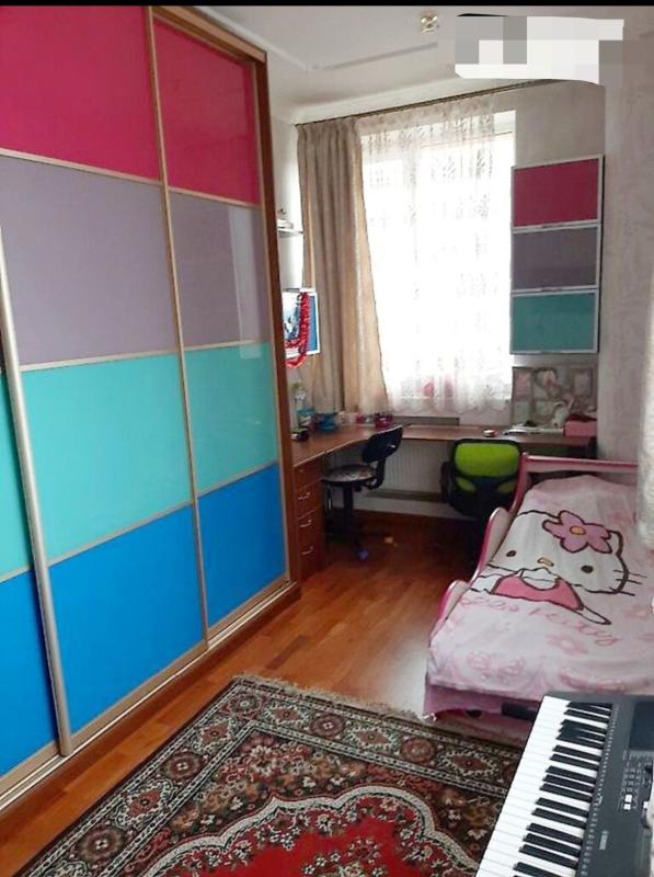 Продаж 3 кімнатної квартири 100 кв. м, Гвардійців-Широнінців вул. 33