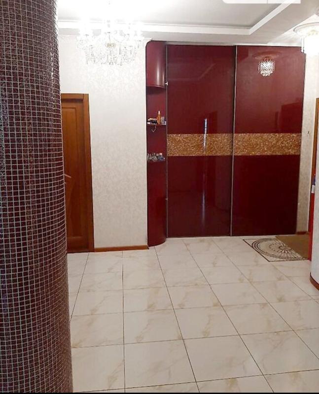 Sale 3 bedroom-(s) apartment 100 sq. m., Hvardiytsiv-Shyronintsiv Street 33