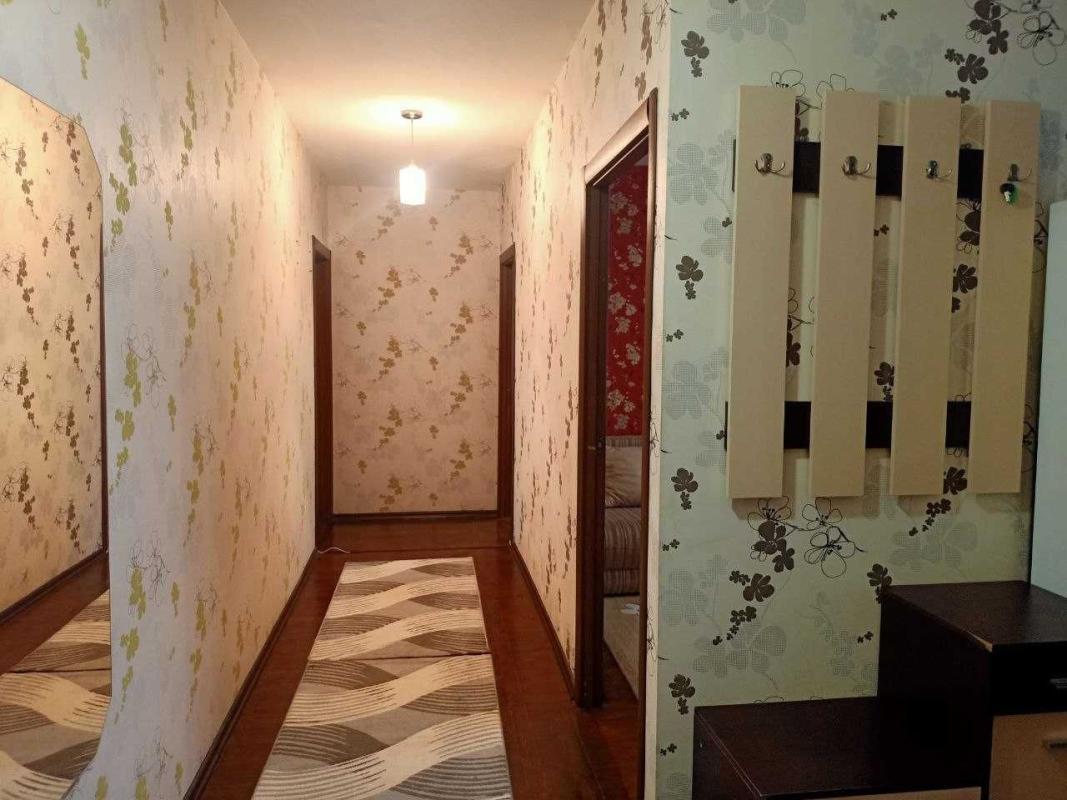Долгосрочная аренда 3 комнатной квартиры Гвардейцев-Широнинцев ул. 38