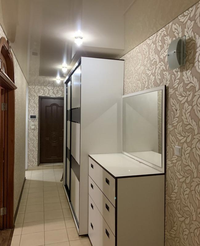 Продаж 3 кімнатної квартири 70 кв. м, Краснодарська вул. 171