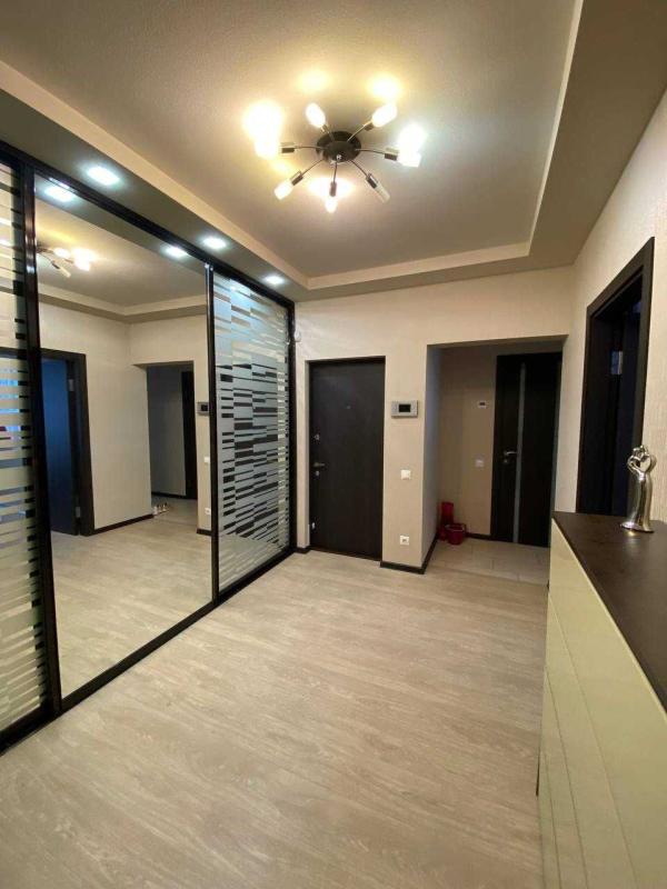 Sale 3 bedroom-(s) apartment 74 sq. m., Hvardiytsiv-Shyronintsiv Street 52