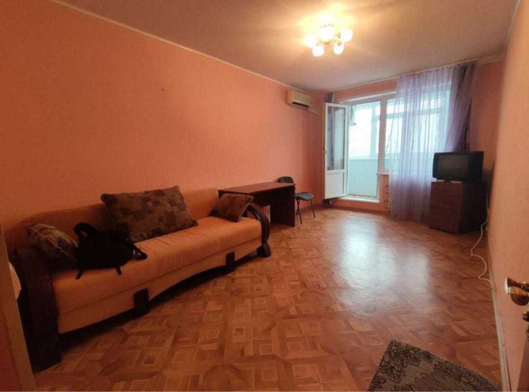 Sale 3 bedroom-(s) apartment 65 sq. m., Valentynivska street 27