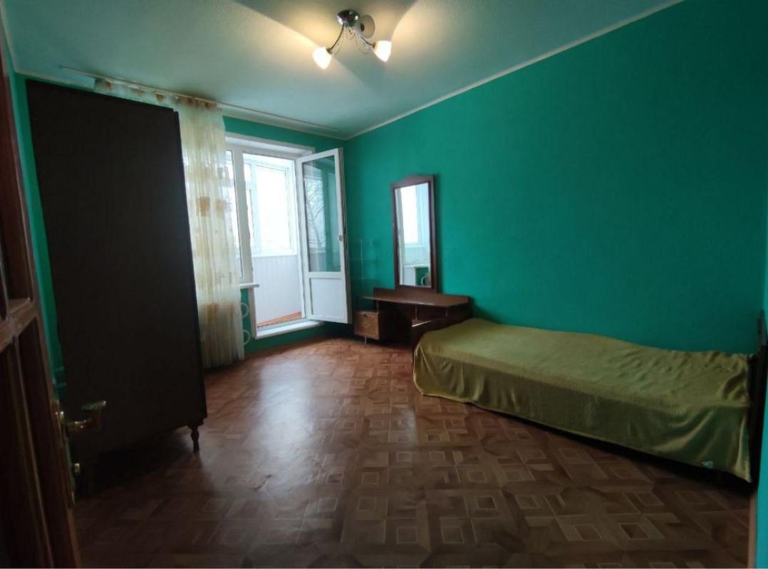 Sale 3 bedroom-(s) apartment 65 sq. m., Valentynivska street 27