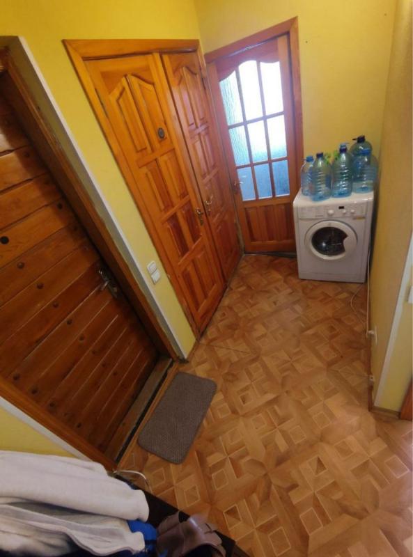 Sale 3 bedroom-(s) apartment 65 sq. m., Valentynivska street 27