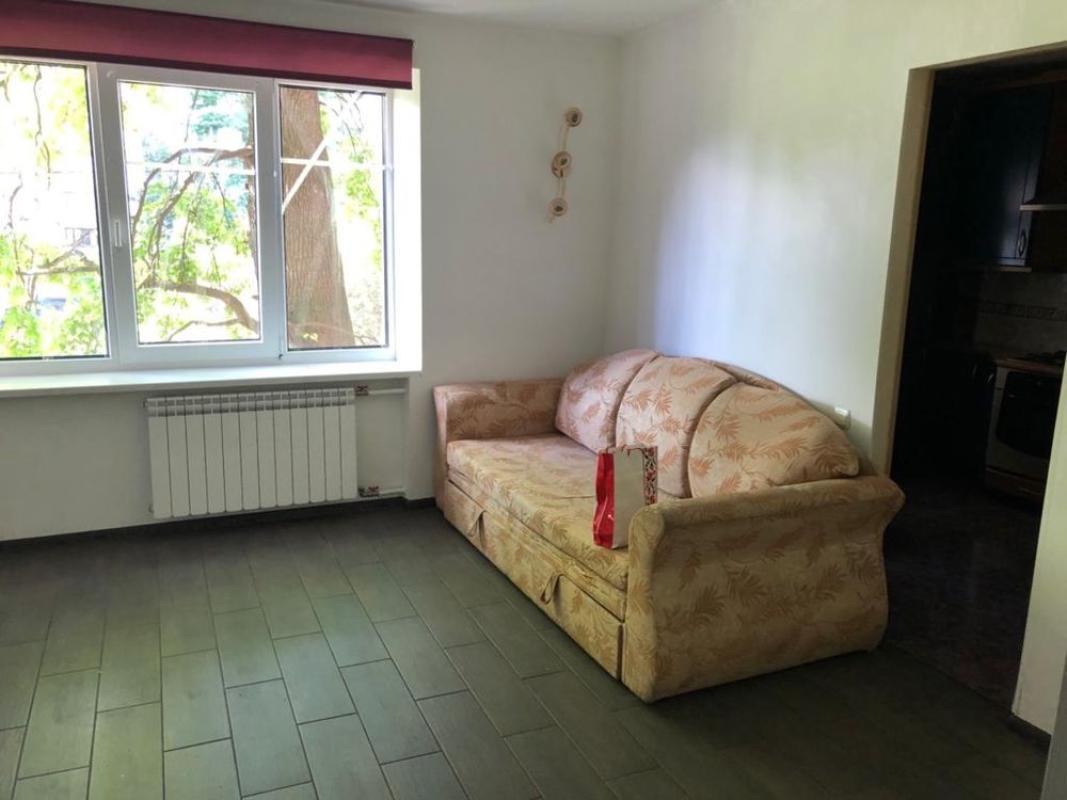 Long term rent 2 bedroom-(s) apartment Andriia Verkhohliada Street (Mykhaila Drahomyrova Street) 6б