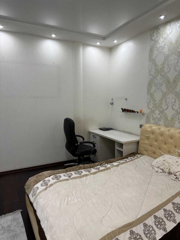 Sale 2 bedroom-(s) apartment 120 sq. m., Hvardiytsiv-Shyronintsiv Street 33