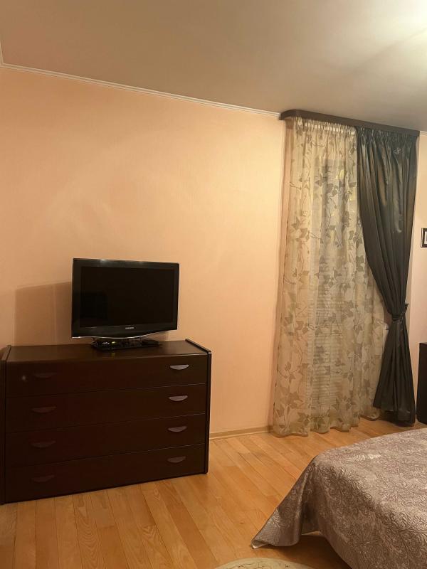 Sale 4 bedroom-(s) apartment 142 sq. m., Kniazhyi Zaton Street 21