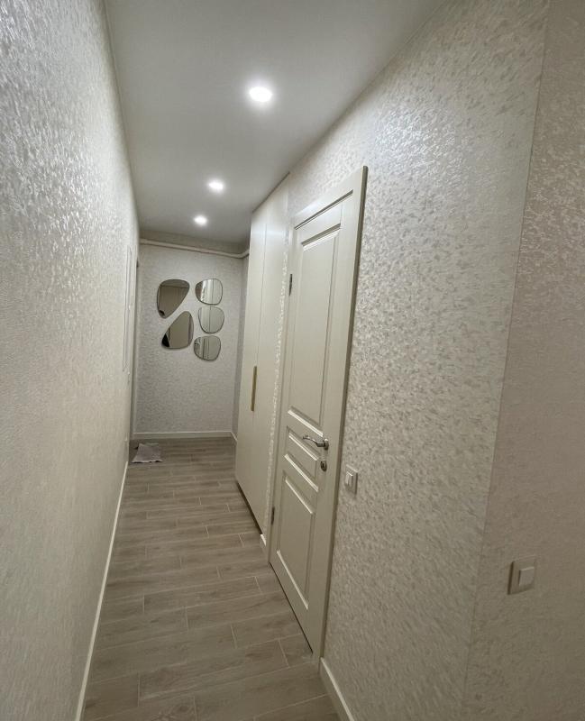 Продаж 1 кімнатної квартири 32 кв. м, Олександра Лазаревського вул. (Мініна) 3