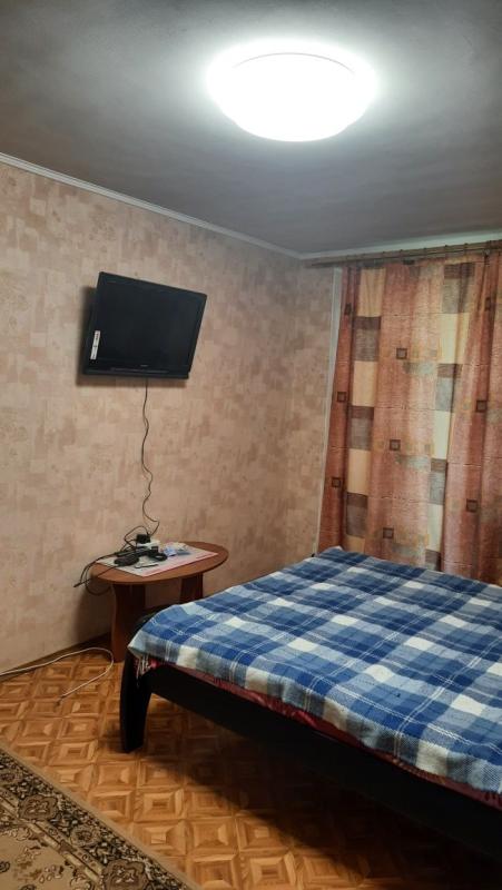 Long term rent 1 bedroom-(s) apartment Heroiv Pratsi Street 38