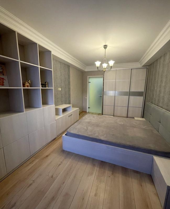 Sale 3 bedroom-(s) apartment 88 sq. m., Velyka Vasylkivska Street (Chervonoarmiiska Street;Krasnoarmeyskaya Street) 145/1