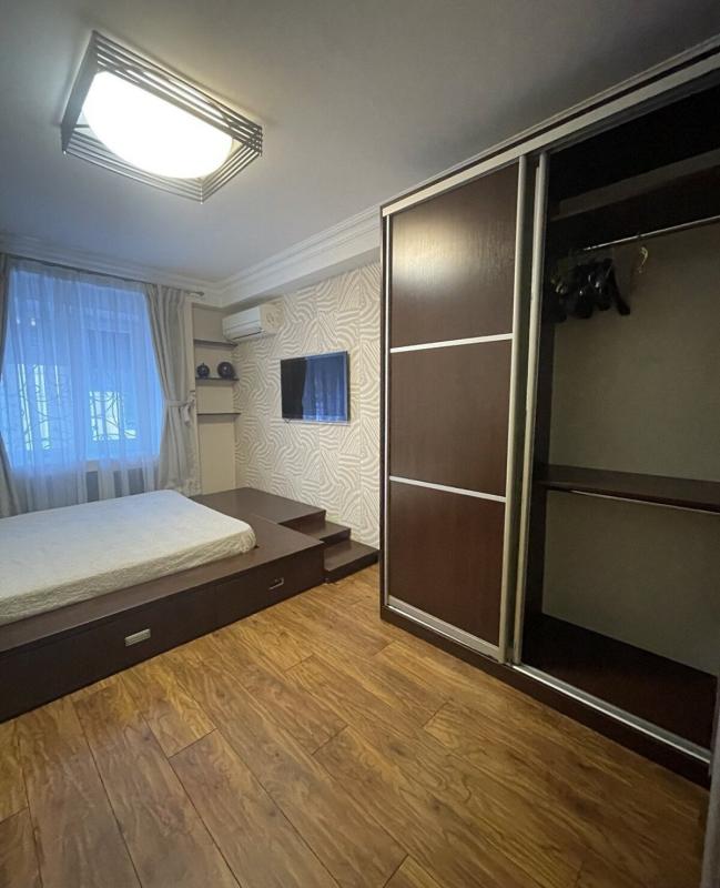 Sale 3 bedroom-(s) apartment 88 sq. m., Velyka Vasylkivska Street (Chervonoarmiiska Street;Krasnoarmeyskaya Street) 145/1