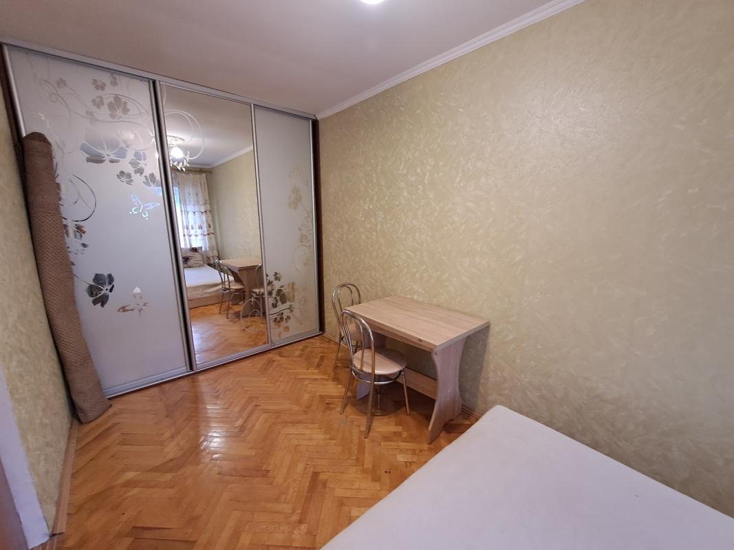 Long term rent 2 bedroom-(s) apartment Staryi Podil Street (Tantsorova Street) 4