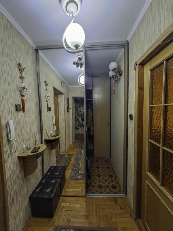 Sale 4 bedroom-(s) apartment 85 sq. m., Torhovytsia Street (Zhyvova Street) 13