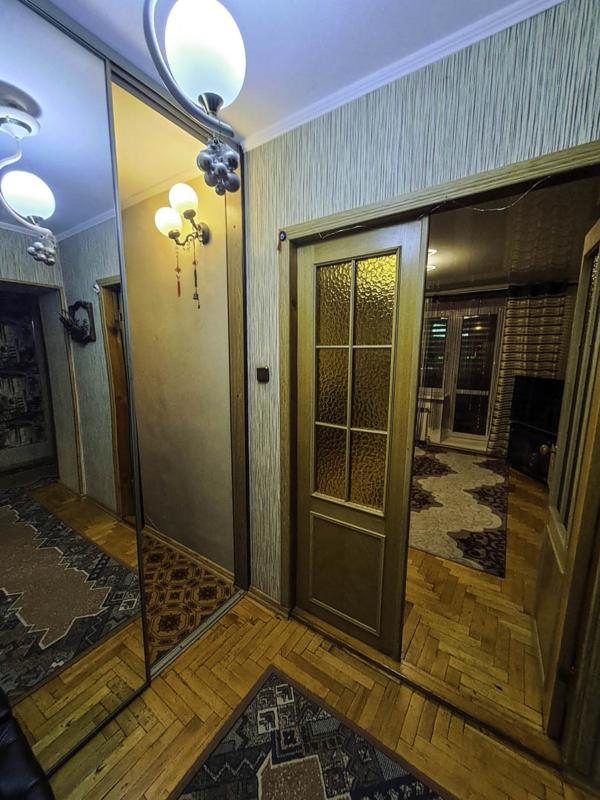 Sale 4 bedroom-(s) apartment 85 sq. m., Torhovytsia Street (Zhyvova Street) 13