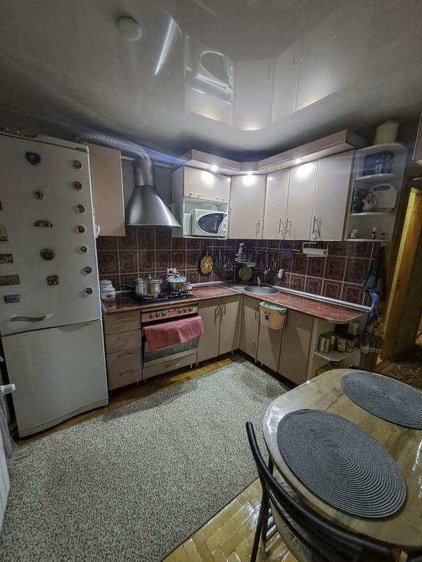 Sale 4 bedroom-(s) apartment 85 sq. m., Torhovytsia Street (Zhyvova Street) 13
