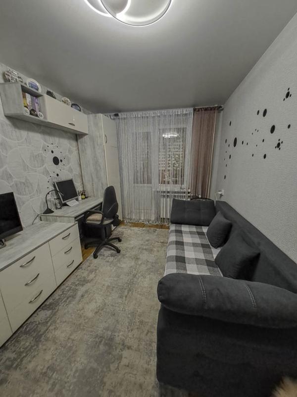 Sale 4 bedroom-(s) apartment 85 sq. m., Torhovytsia Street (Zhyvova Street) 13