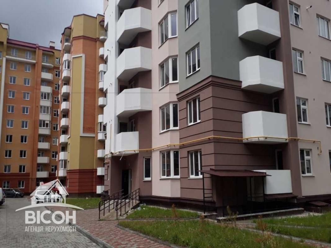 Продаж 1 кімнатної квартири 45 кв. м, Тролейбусна вул. 4б