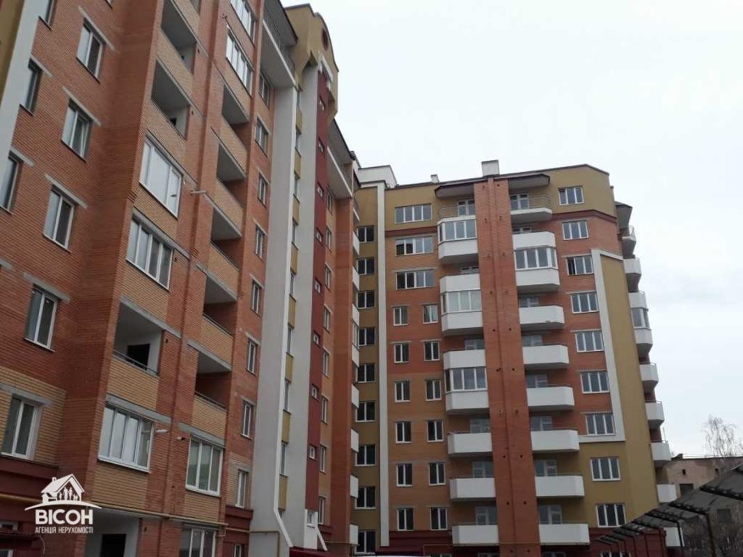 Продаж 3 кімнатної квартири 86 кв. м, Тролейбусна вул. 4в