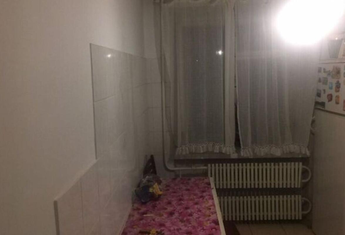 Sale 3 bedroom-(s) apartment 64 sq. m., Kyivska Street 4