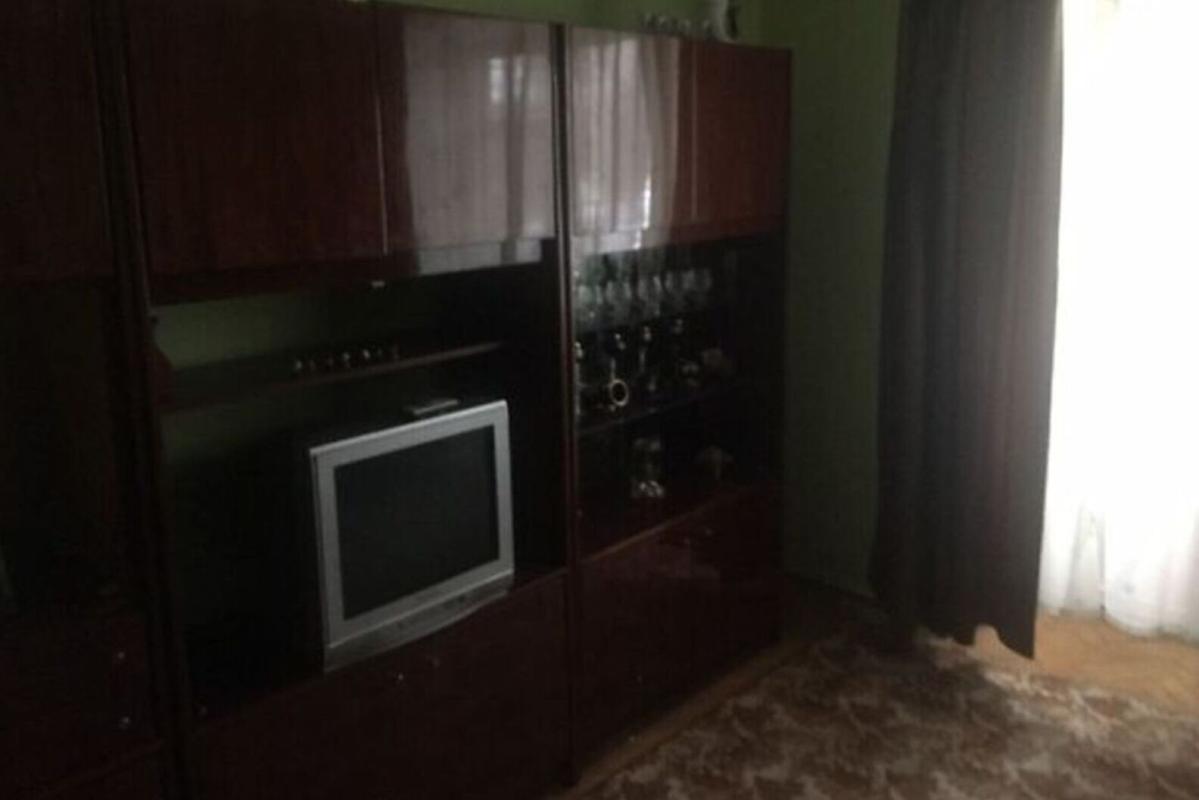 Sale 3 bedroom-(s) apartment 64 sq. m., Kyivska Street 4