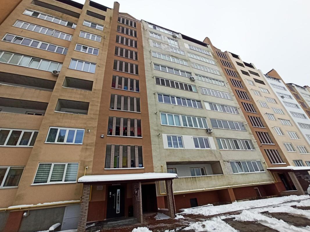 Продаж 3 кімнатної квартири 77 кв. м, Іллєнка вул.