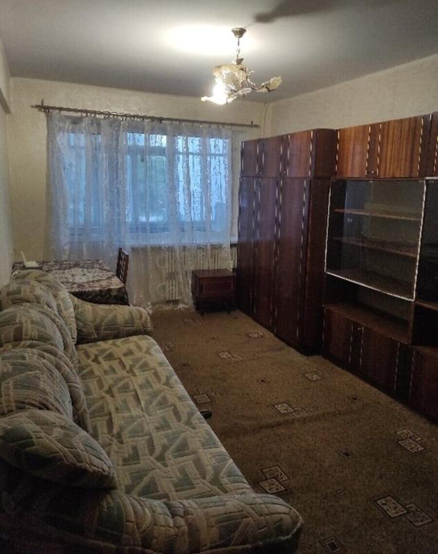 Продаж 3 кімнатної квартири 65 кв. м, Броварна вул. (Дзержинського) 9