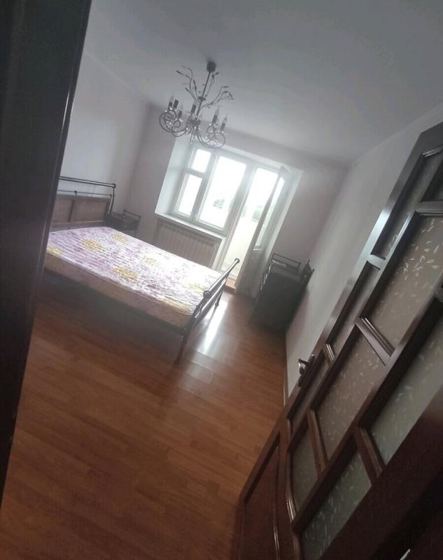 Продаж 3 кімнатної квартири 97 кв. м, Тиха вул. 8