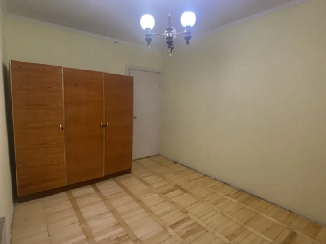 Sale 5 bedroom-(s) apartment 94 sq. m., Luchakivskoho Street 4