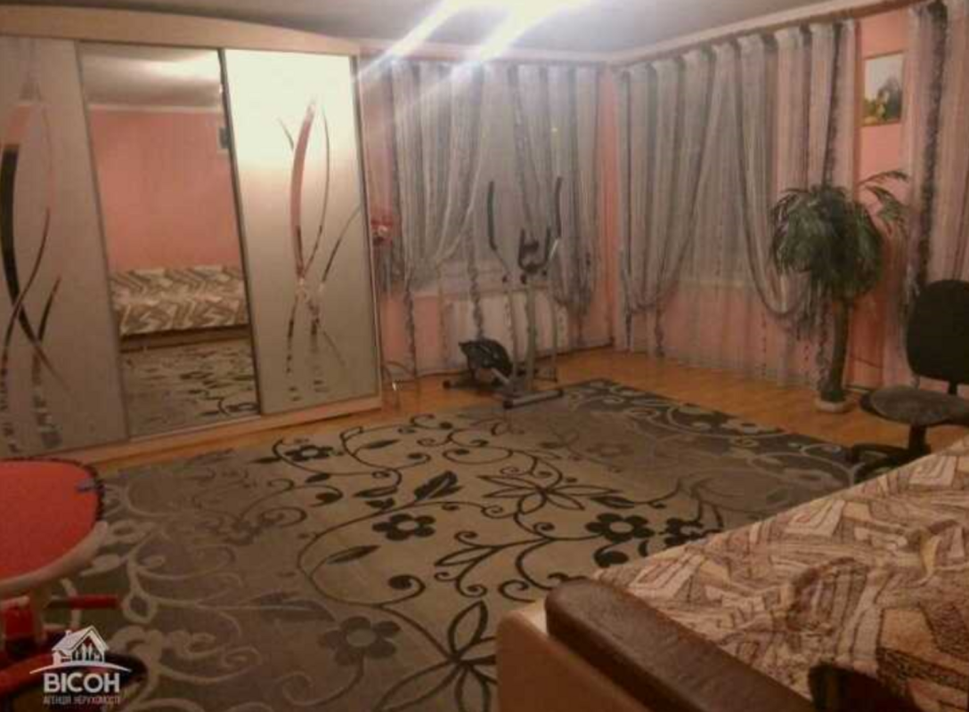Sale 3 bedroom-(s) apartment 130 sq. m., Karpenka Street 12а