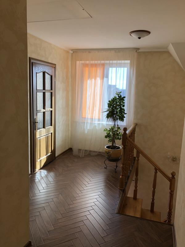 Sale 5 bedroom-(s) apartment 154 sq. m., Volodymyra Velykoho Street 1