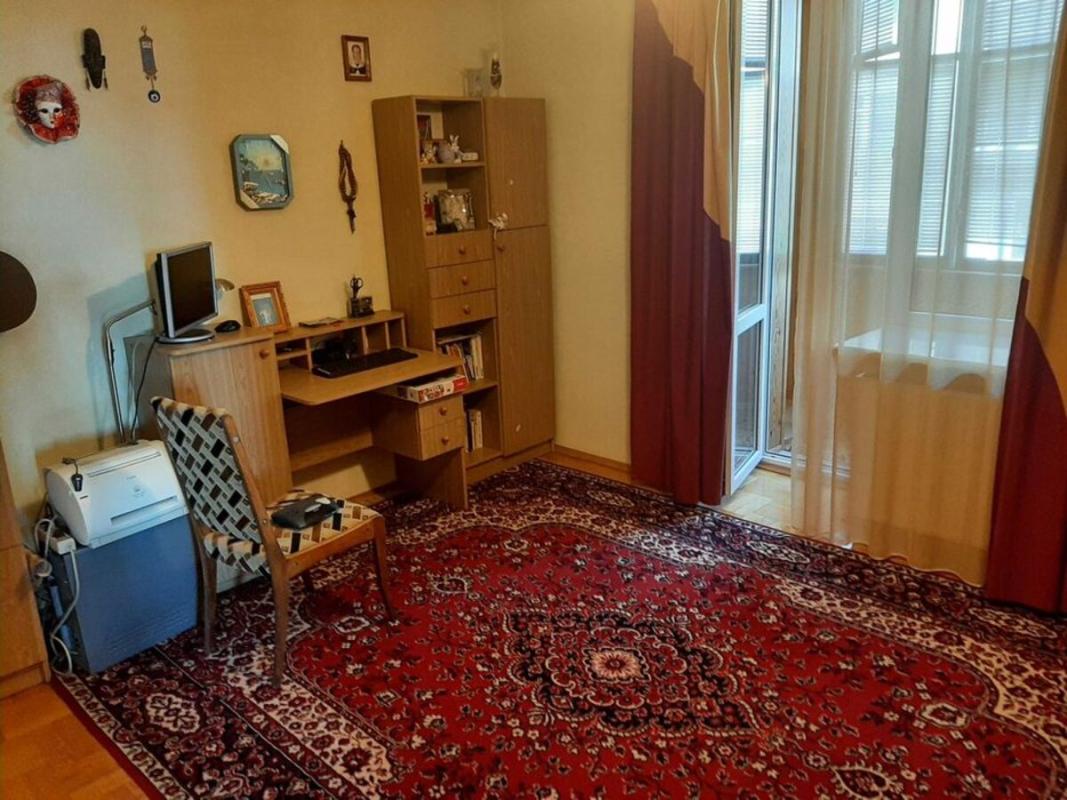 Sale 5 bedroom-(s) apartment 140 sq. m., Biletska Street