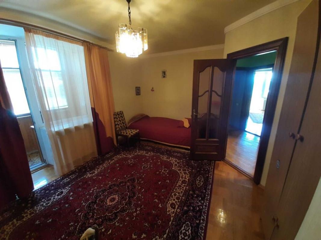 Sale 5 bedroom-(s) apartment 140 sq. m., Biletska Street