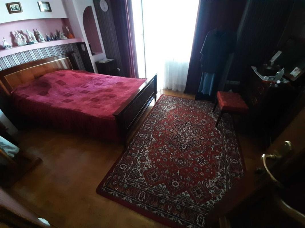 Sale 5 bedroom-(s) apartment 140 sq. m., Biletska Street