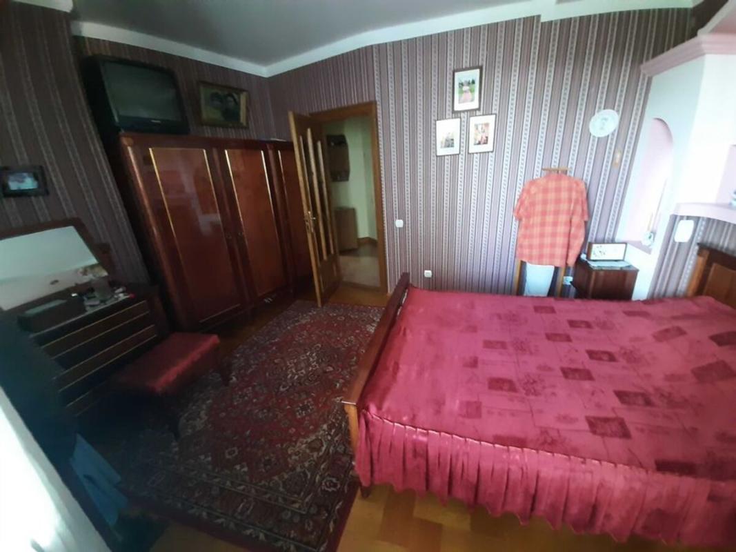 Sale 5 bedroom-(s) apartment 140 sq. m., Biletska Street