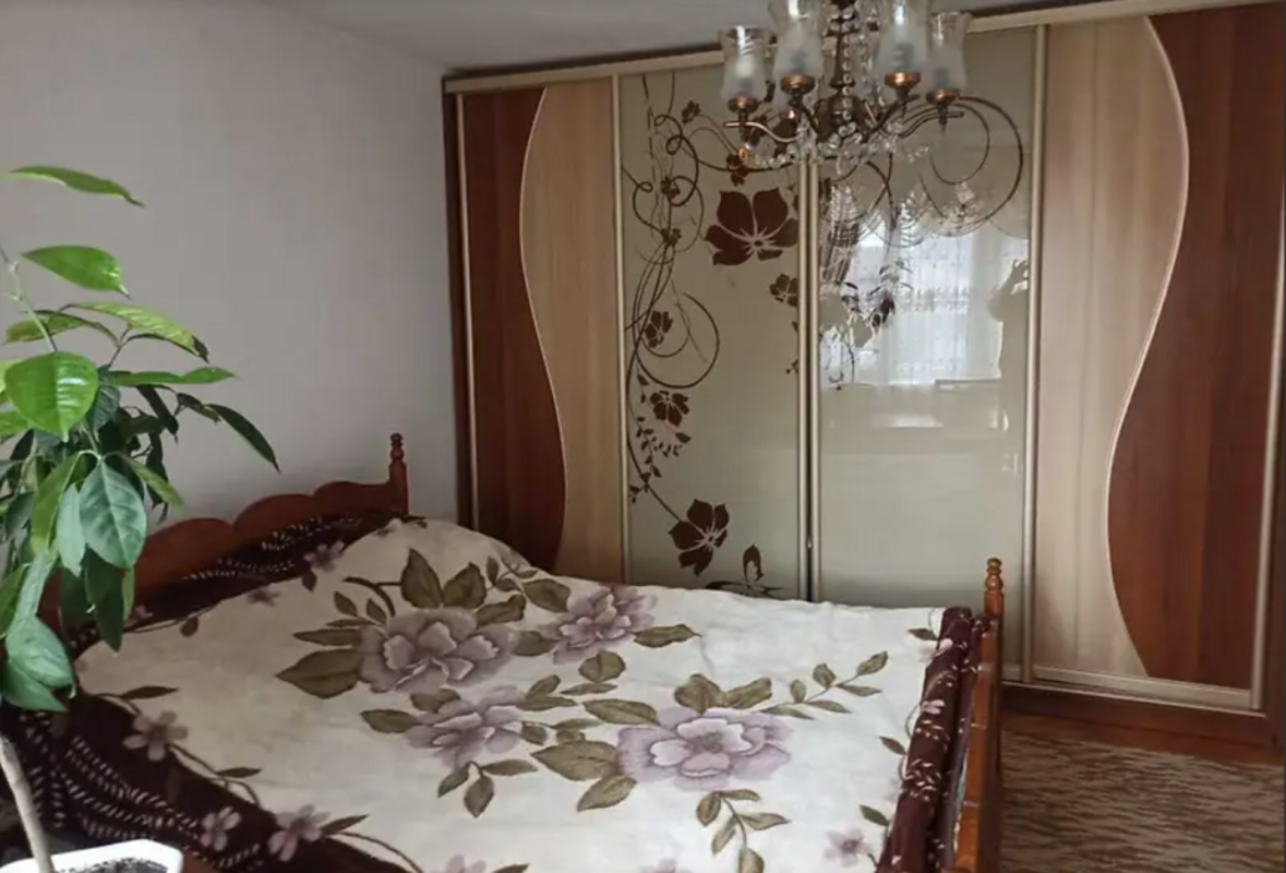 Sale 3 bedroom-(s) apartment 76 sq. m., Vahylevycha Street (Parkhomenka Street)