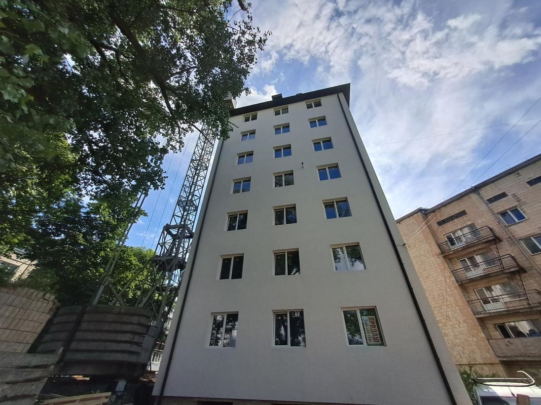 Продаж 1 кімнатної квартири 58 кв. м, Лозовецька вул.