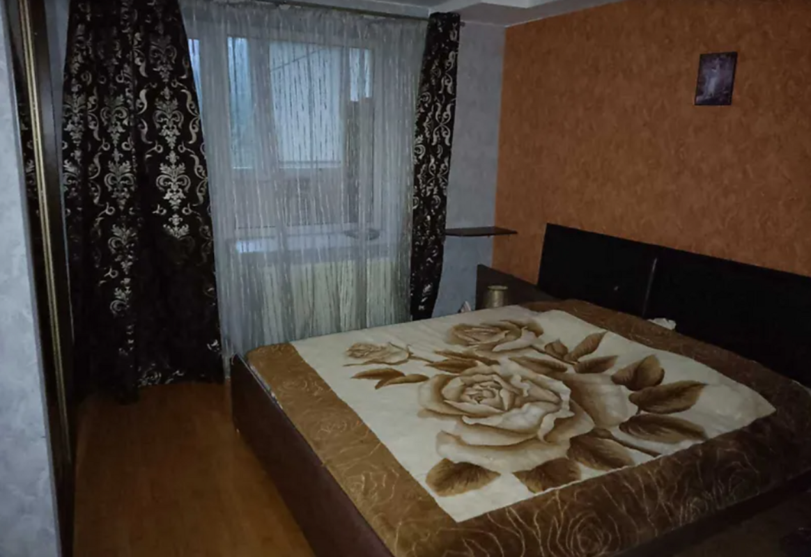 Продаж 3 кімнатної квартири 82 кв. м, Микулинецька вул.