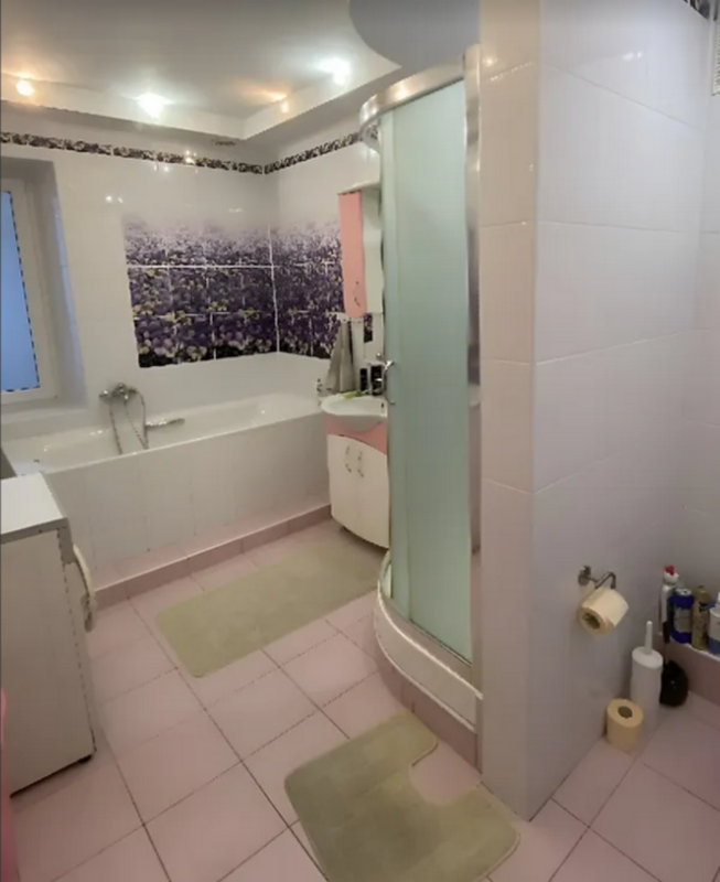 Sale 4 bedroom-(s) apartment 160 sq. m., Petro Batkivskyi Street (Bryhadna Street) 11