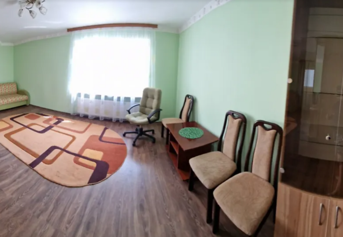 Продаж 2 кімнатної квартири 62 кв. м, Тролейбусна вул. 7