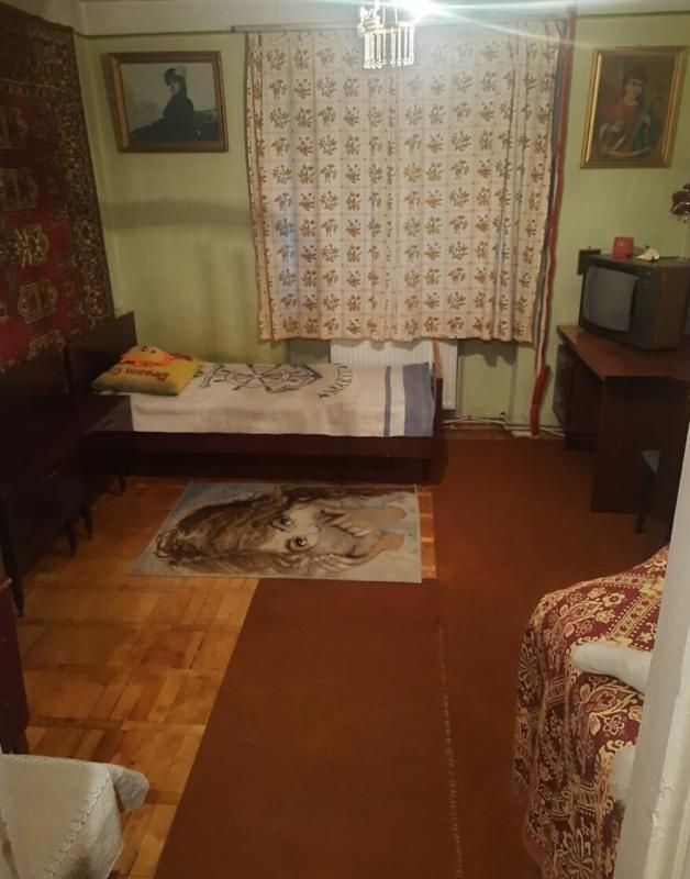 Продаж 2 кімнатної квартири 52 кв. м, Захисників України вул. (Пушкіна)