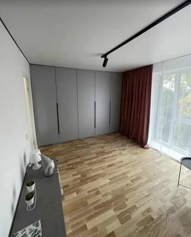 Sale 3 bedroom-(s) apartment 82 sq. m., Novyi Svit Street 12