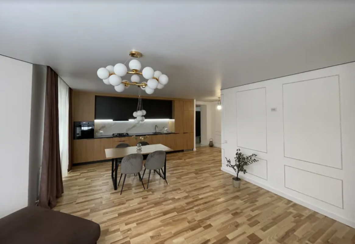 Sale 3 bedroom-(s) apartment 93 sq. m., Chumatska Street 12