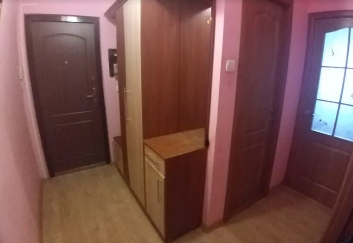 Sale 3 bedroom-(s) apartment 49 sq. m., Lesi Ukrainky Street 1