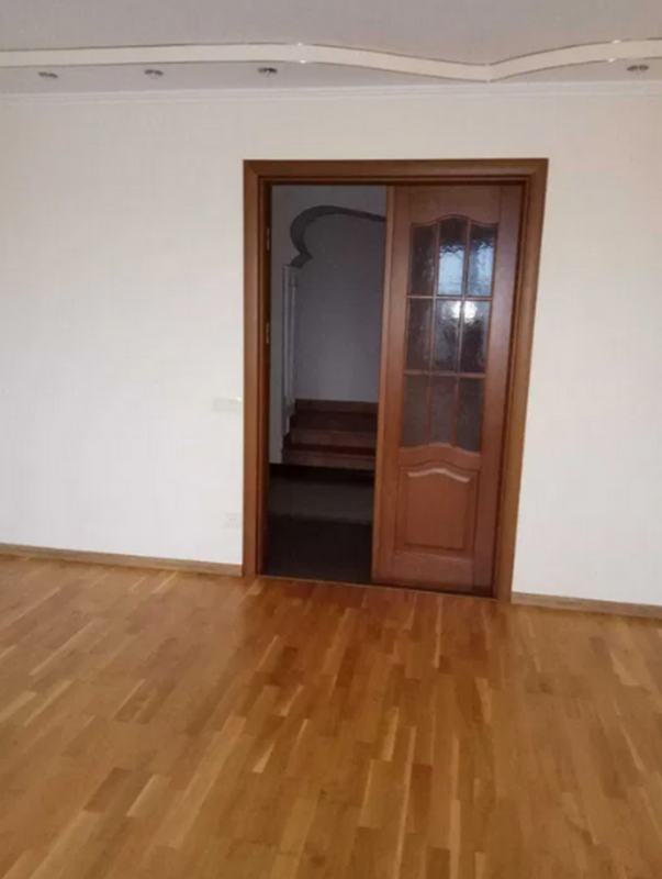 Продажа 3 комнатной квартиры 92 кв. м, Лозовецкая ул.