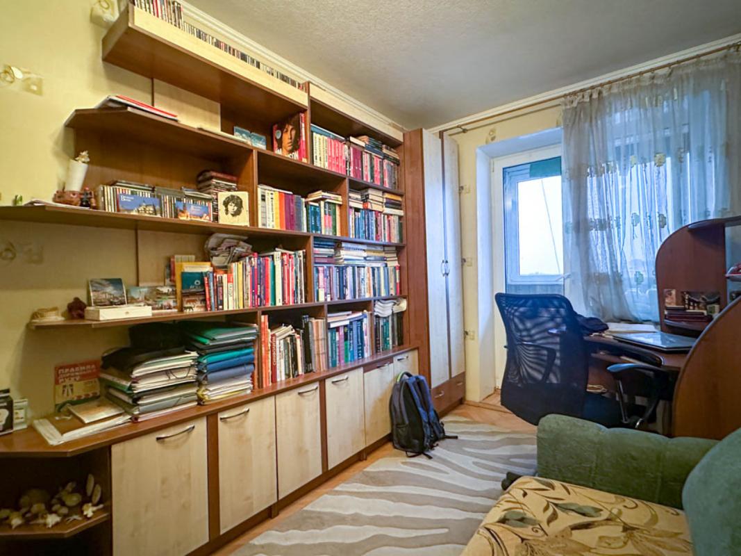 Продаж 4 кімнатної квартири 74 кв. м, Торговиця вул. (Живова) 9