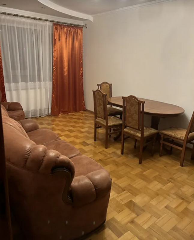 Продажа 3 комнатной квартиры 67 кв. м, Яремы ул.