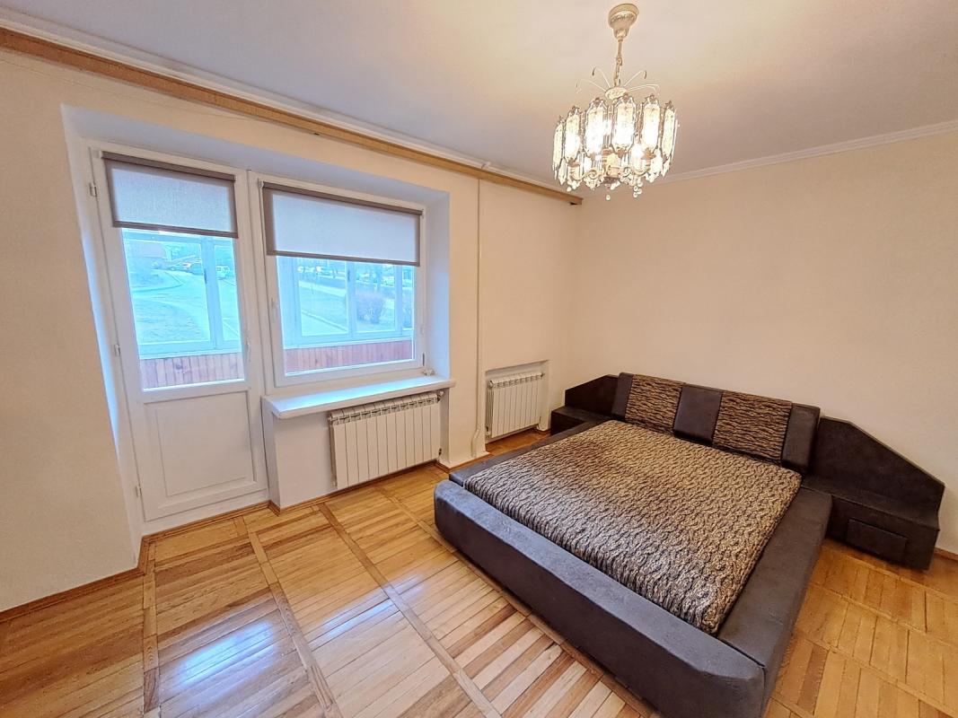 Sale 4 bedroom-(s) apartment 98 sq. m., Karpenka Street 15