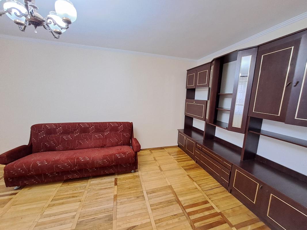 Sale 4 bedroom-(s) apartment 98 sq. m., Karpenka Street 15